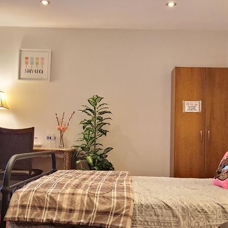 Mainfloor Spacious Room In Toronto Eksteriør bilde